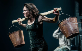 Intelektuali provokacija: 100-asis VMT spektaklis „Marti“ keliauja į didesnę sceną, jį pratęs herojų teismas